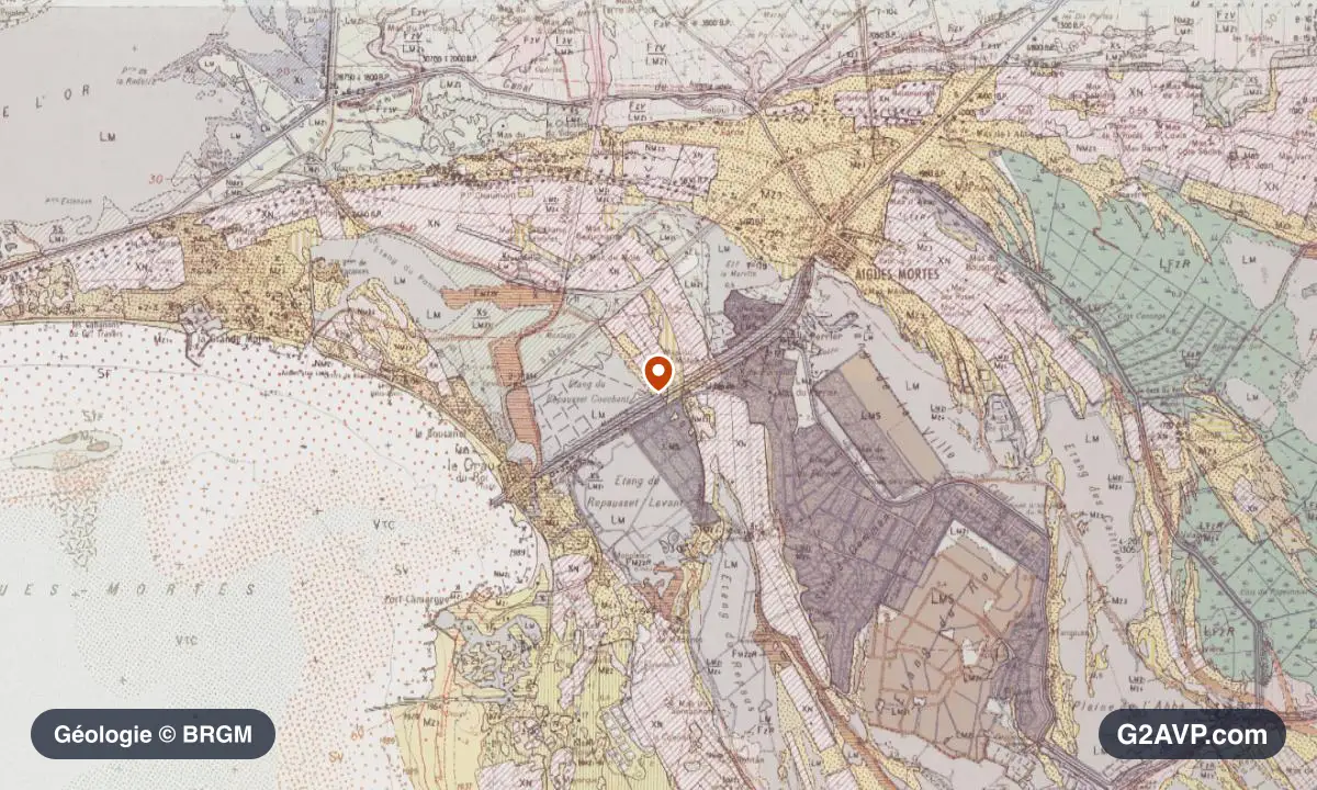 Carte géologique BRGM au 1/50 000 du secteur d'Aigues-Mortes : sables en formations dominantes, repère au centre de la commune