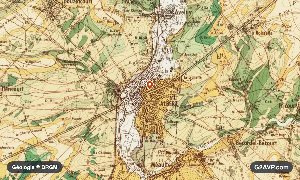 Carte géologique BRGM au 1/50 000 du secteur d'Albert : craie en formations dominantes, repère au centre de la commune