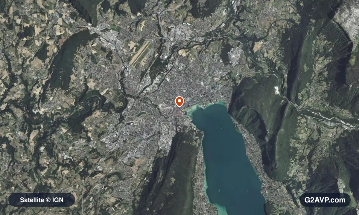 Vue satellite (orthophoto IGN) du secteur d'Annecy, même emprise que la carte géologique