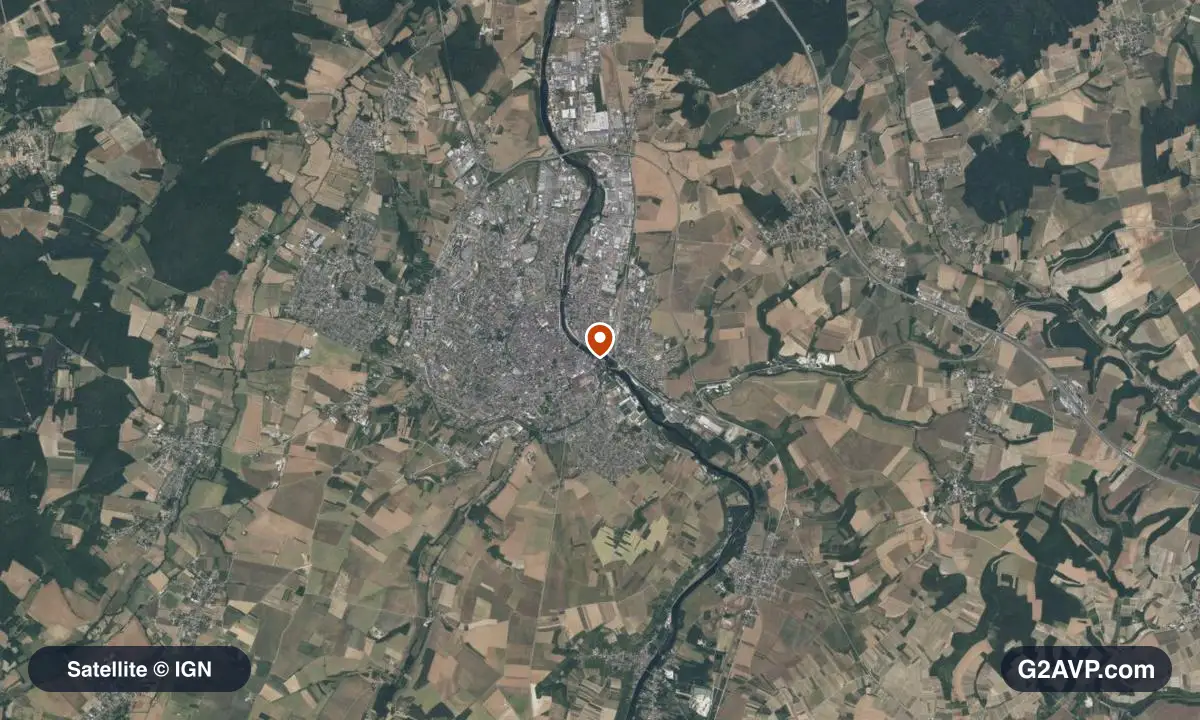 Vue satellite (orthophoto IGN) du secteur d'Auxerre, même emprise que la carte géologique