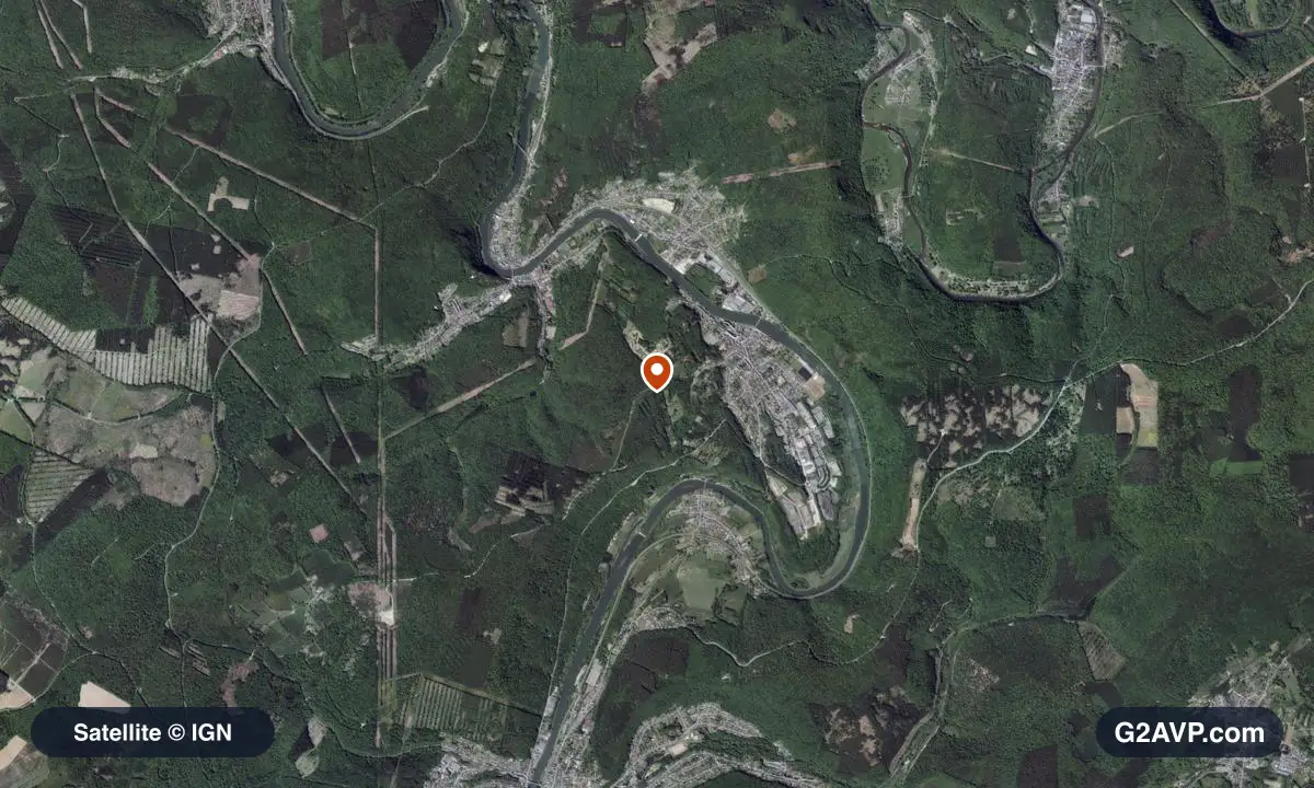 Vue satellite (orthophoto IGN) du secteur de Bogny-sur-Meuse, même emprise que la carte géologique