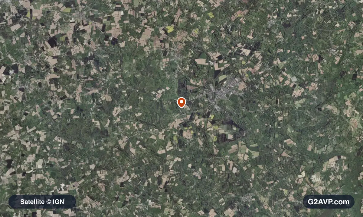 Vue satellite (orthophoto IGN) du secteur de Bricquebec-en-Cotentin, même emprise que la carte géologique