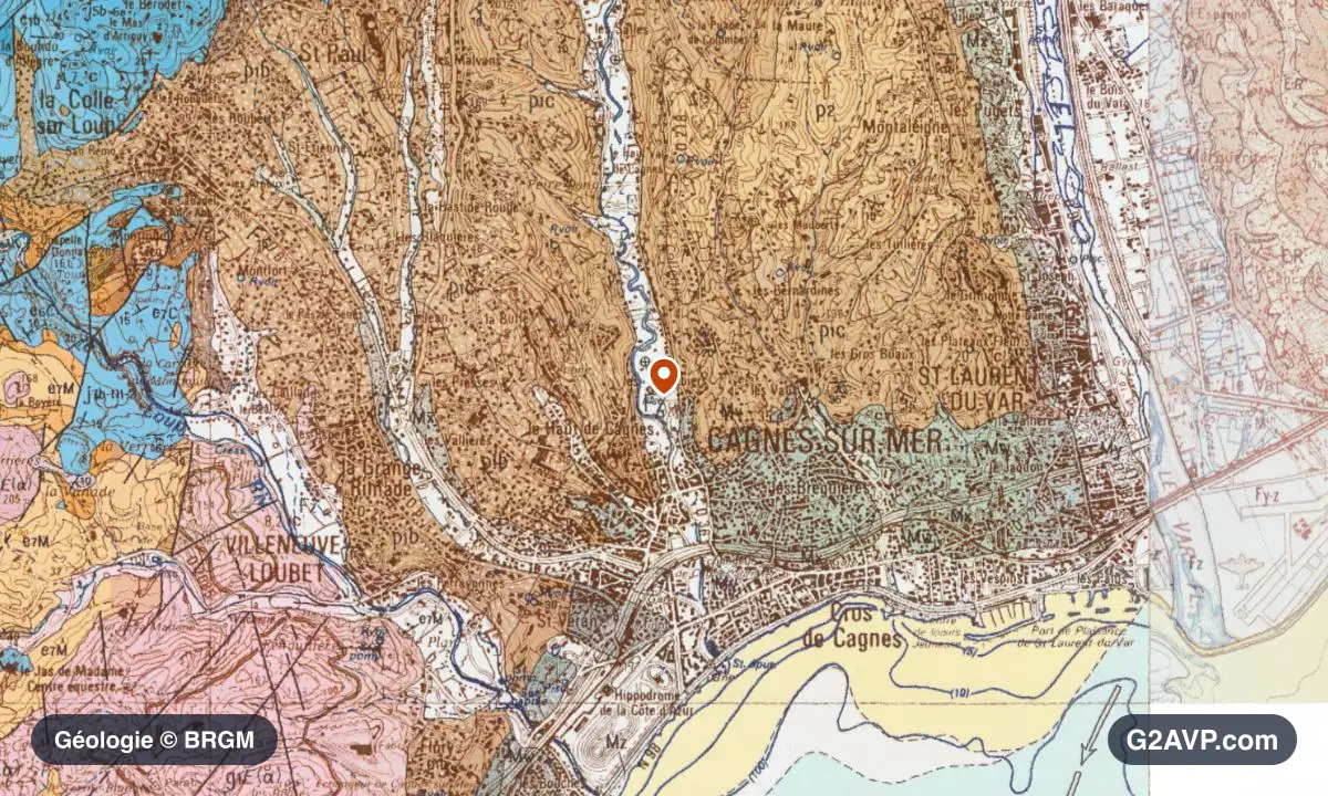 Carte géologique BRGM au 1/50 000 du secteur de Cagnes-sur-Mer : basaltes et rhyolites en formations dominantes, repère au centre de la commune