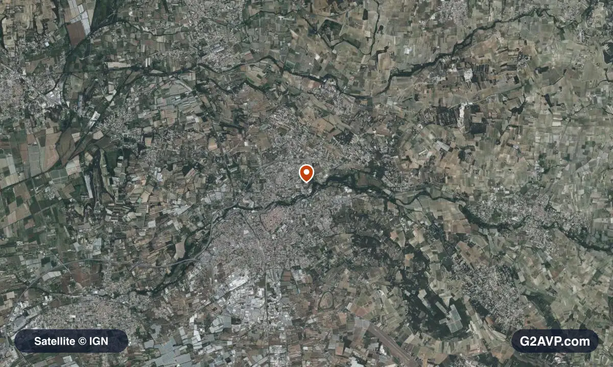 Vue satellite (orthophoto IGN) du secteur de Carpentras, même emprise que la carte géologique