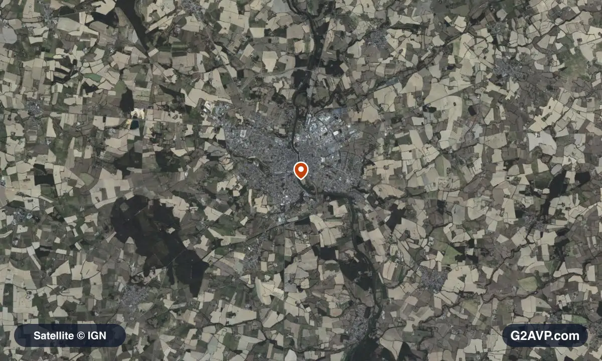 Vue satellite (orthophoto IGN) du secteur de Château-Gontier-sur-Mayenne, même emprise que la carte géologique
