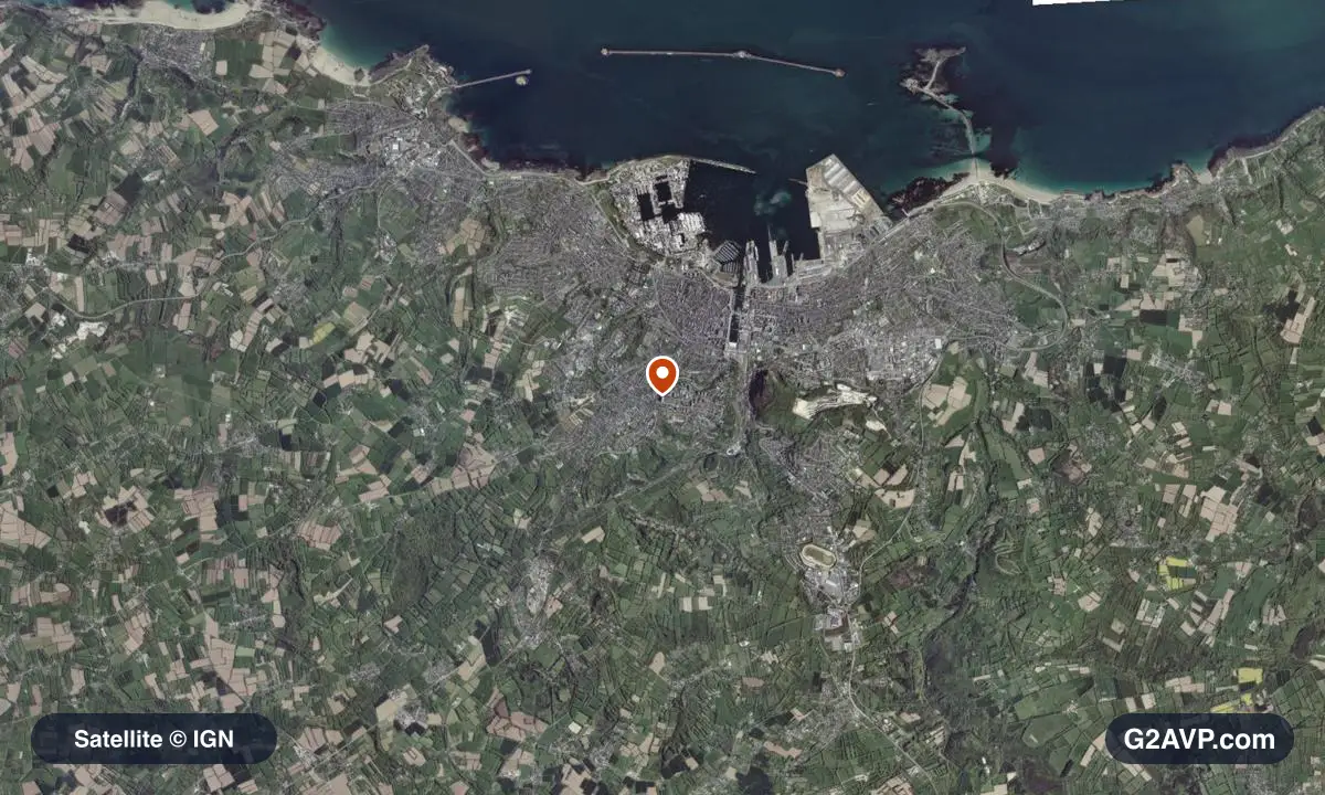 Vue satellite (orthophoto IGN) du secteur de Cherbourg-en-Cotentin, même emprise que la carte géologique