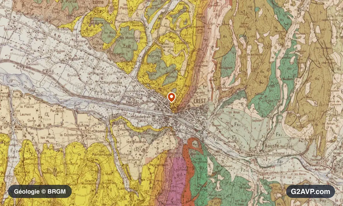 Carte géologique BRGM au 1/50 000 du secteur de Crest : grès en formations dominantes, repère au centre de la commune