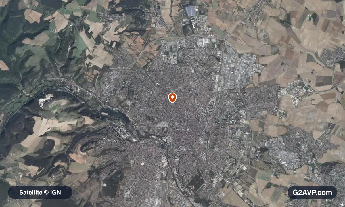 Vue satellite (orthophoto IGN) du secteur de Dijon, même emprise que la carte géologique