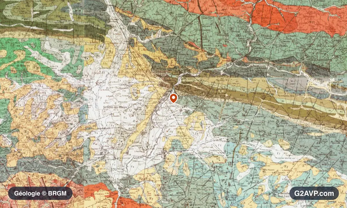 Carte géologique BRGM au 1/50 000 du secteur de Domfront en Poiraie : schistes et grès en formations dominantes, repère au centre de la commune