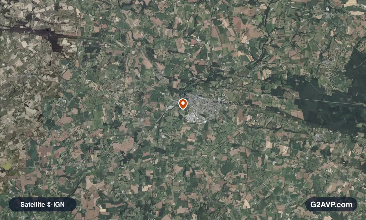 Vue satellite (orthophoto IGN) du secteur de Domfront en Poiraie, même emprise que la carte géologique