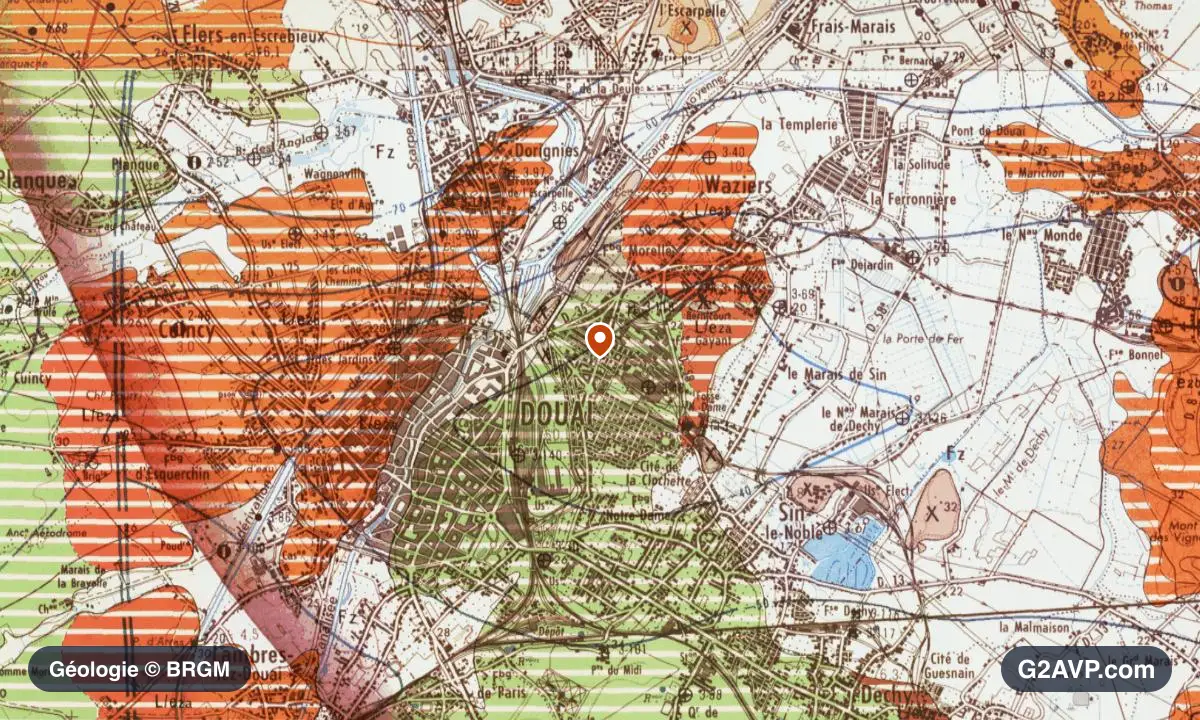 Carte géologique BRGM au 1/50 000 du secteur de Douai : craie en formations dominantes, repère au centre de la commune