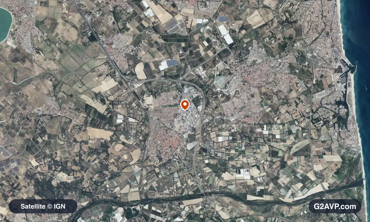 Vue satellite (orthophoto IGN) du secteur d'Elne, même emprise que la carte géologique