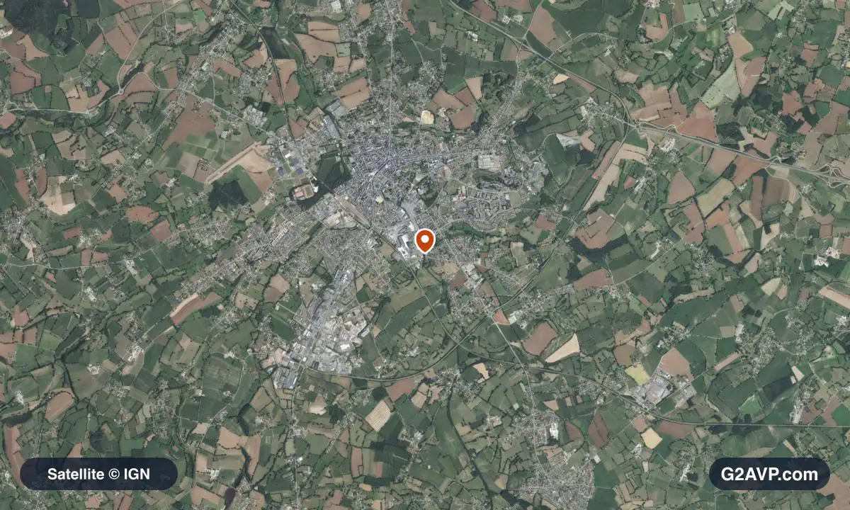 Vue satellite (orthophoto IGN) du secteur de Flers, même emprise que la carte géologique