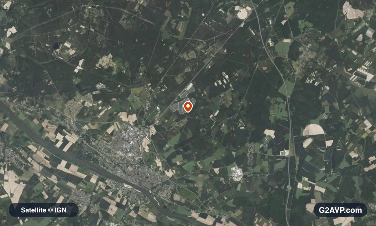 Vue satellite (orthophoto IGN) du secteur de Gien, même emprise que la carte géologique
