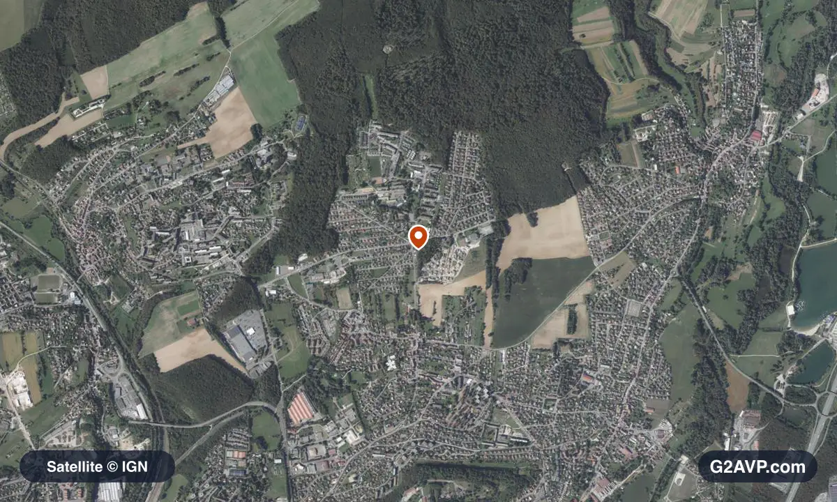 Vue satellite (orthophoto IGN) du secteur de Grand-Charmont, même emprise que la carte géologique