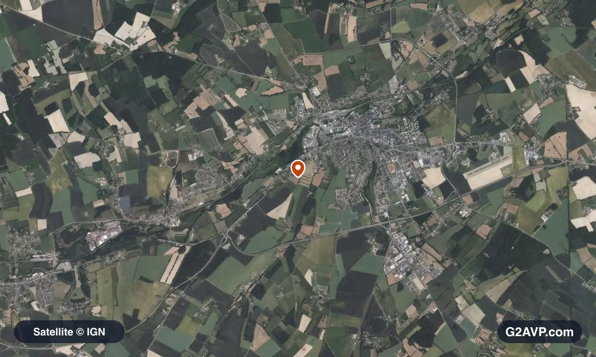 Vue satellite (orthophoto IGN) du secteur de L'Aigle, même emprise que la carte géologique