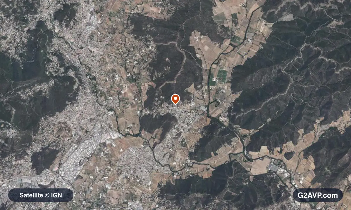 Vue satellite (orthophoto IGN) du secteur de La Crau, même emprise que la carte géologique