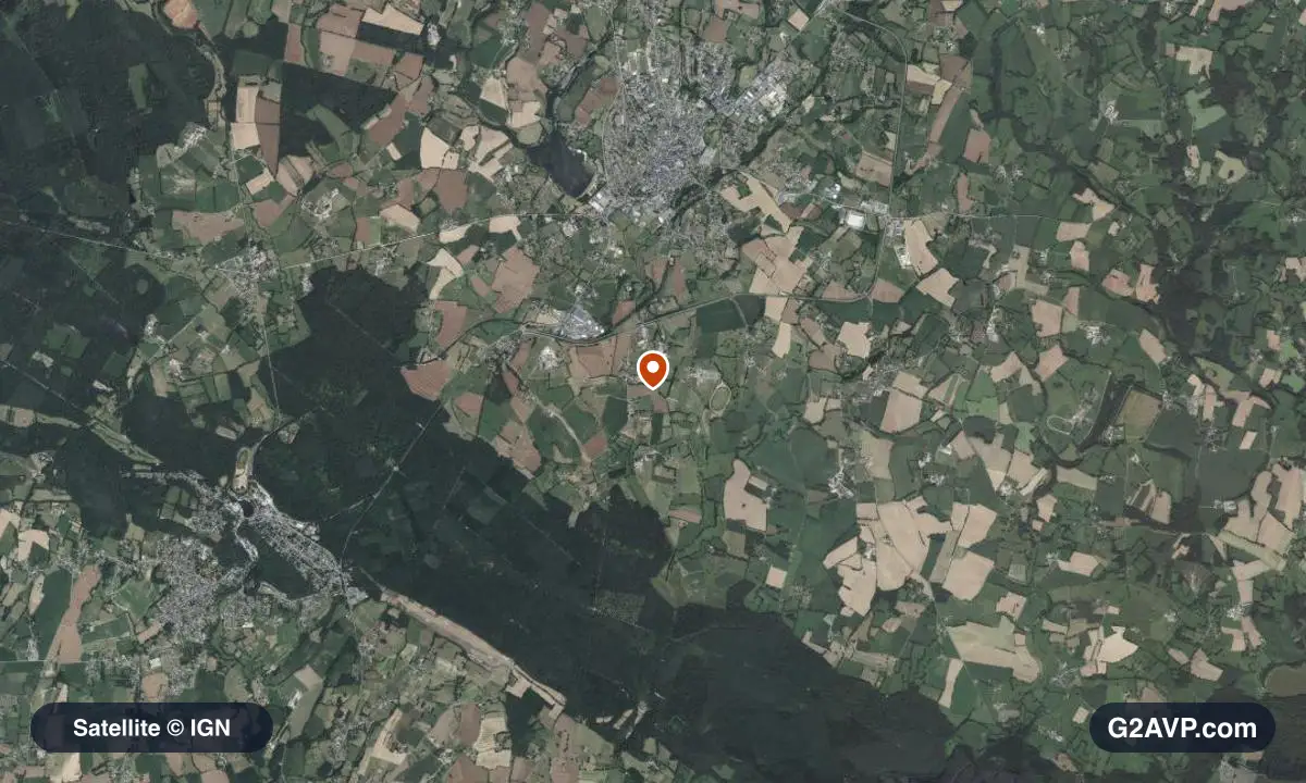 Vue satellite (orthophoto IGN) du secteur de La Ferté Macé, même emprise que la carte géologique