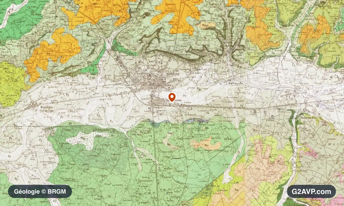 Carte géologique BRGM au 1/50 000 du secteur de La Flèche : argiles en formations dominantes, repère au centre de la commune