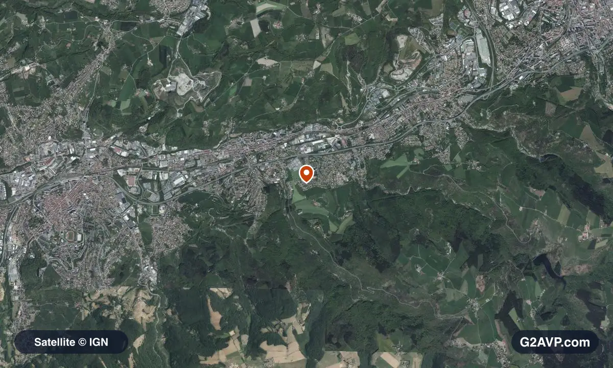 Vue satellite (orthophoto IGN) du secteur du Chambon-Feugerolles, même emprise que la carte géologique