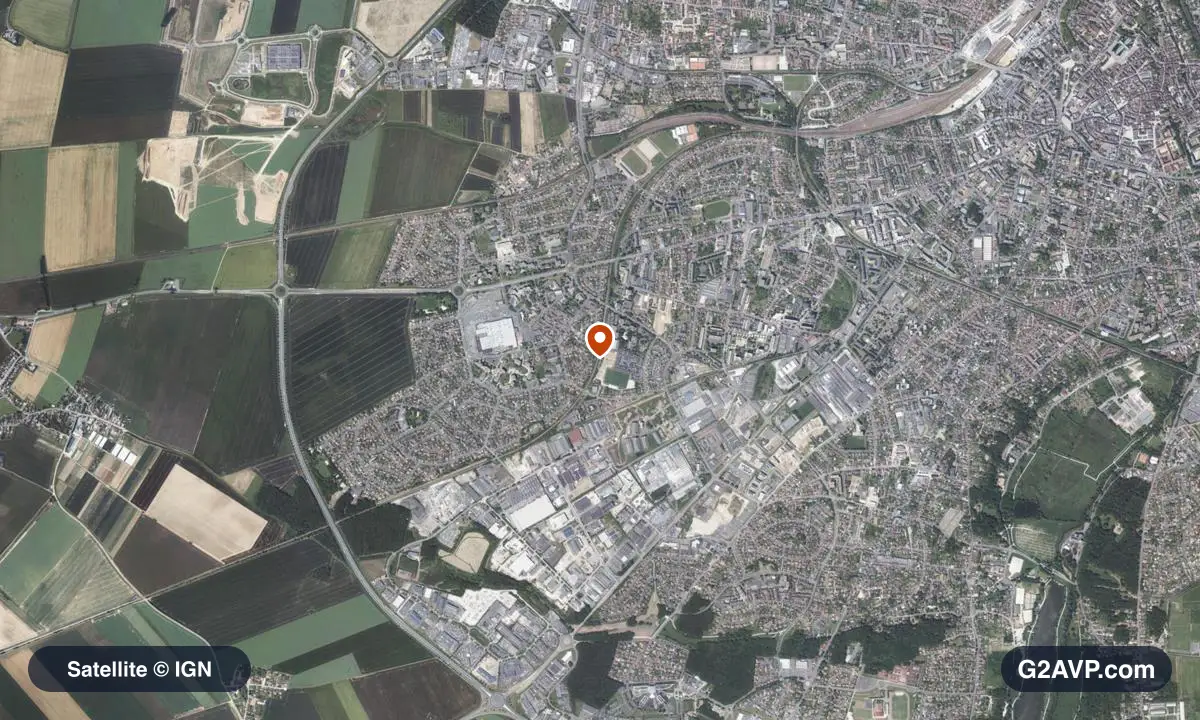 Vue satellite (orthophoto IGN) du secteur de Lucé, même emprise que la carte géologique
