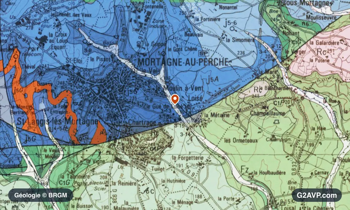 Carte géologique BRGM au 1/50 000 du secteur de Mortagne-au-Perche : craie en formations dominantes, repère au centre de la commune