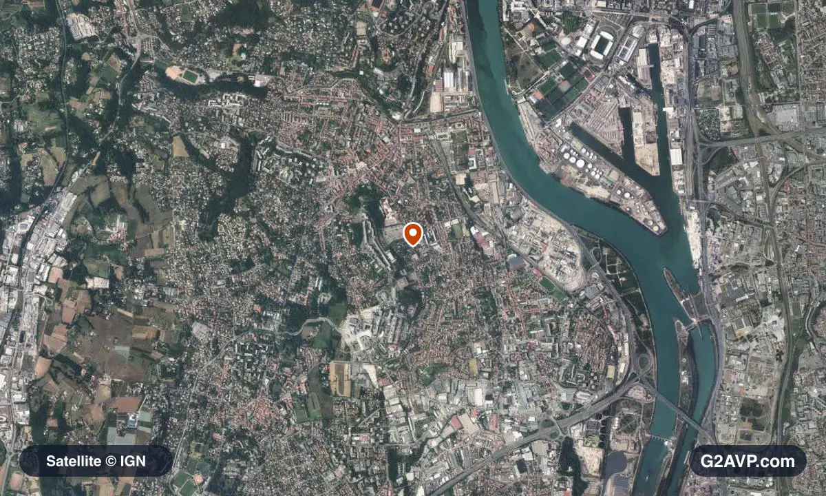 Vue satellite (orthophoto IGN) du secteur d'Oullins-Pierre-Bénite, même emprise que la carte géologique