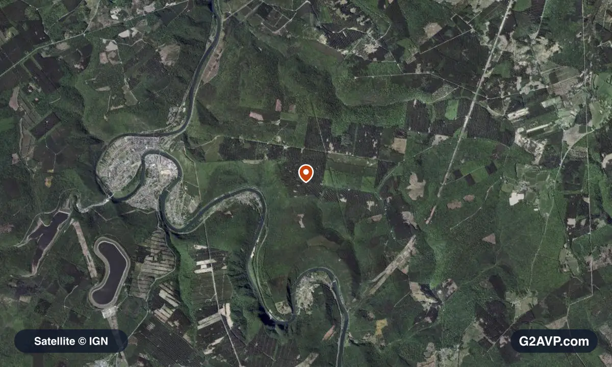 Vue satellite (orthophoto IGN) du secteur de Revin, même emprise que la carte géologique
