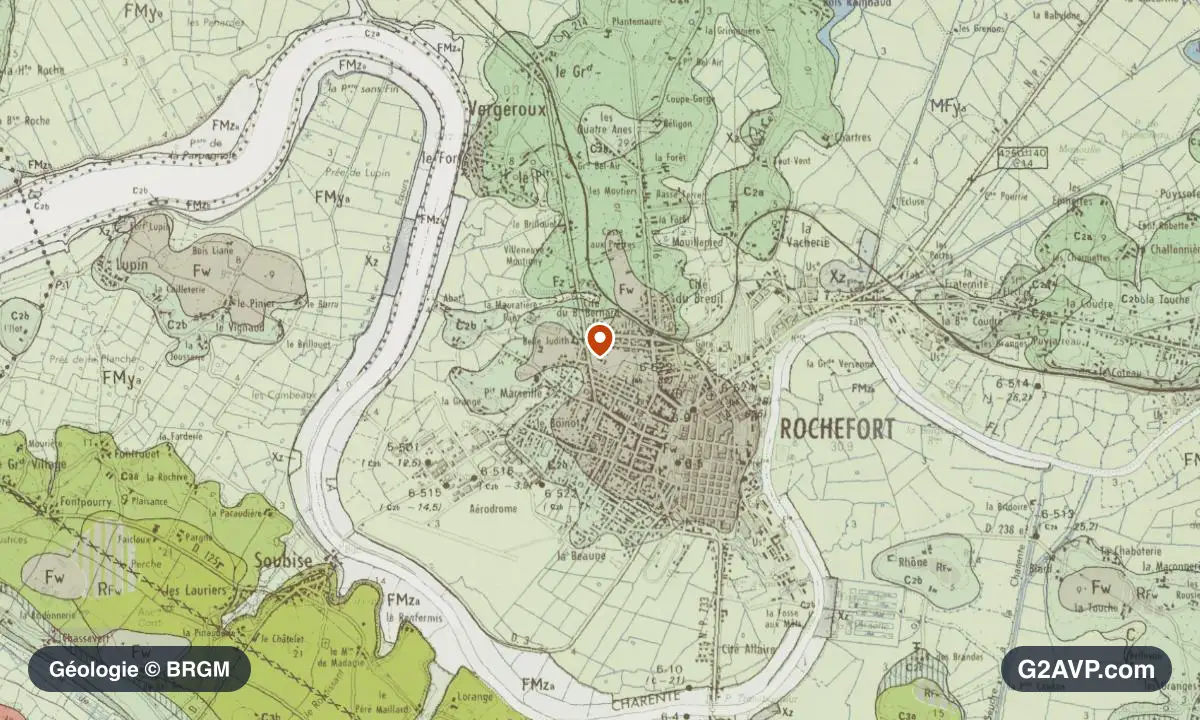 Carte géologique BRGM au 1/50 000 du secteur de Rochefort : calcaires, marnes et gypse en formations dominantes, repère au centre de la commune