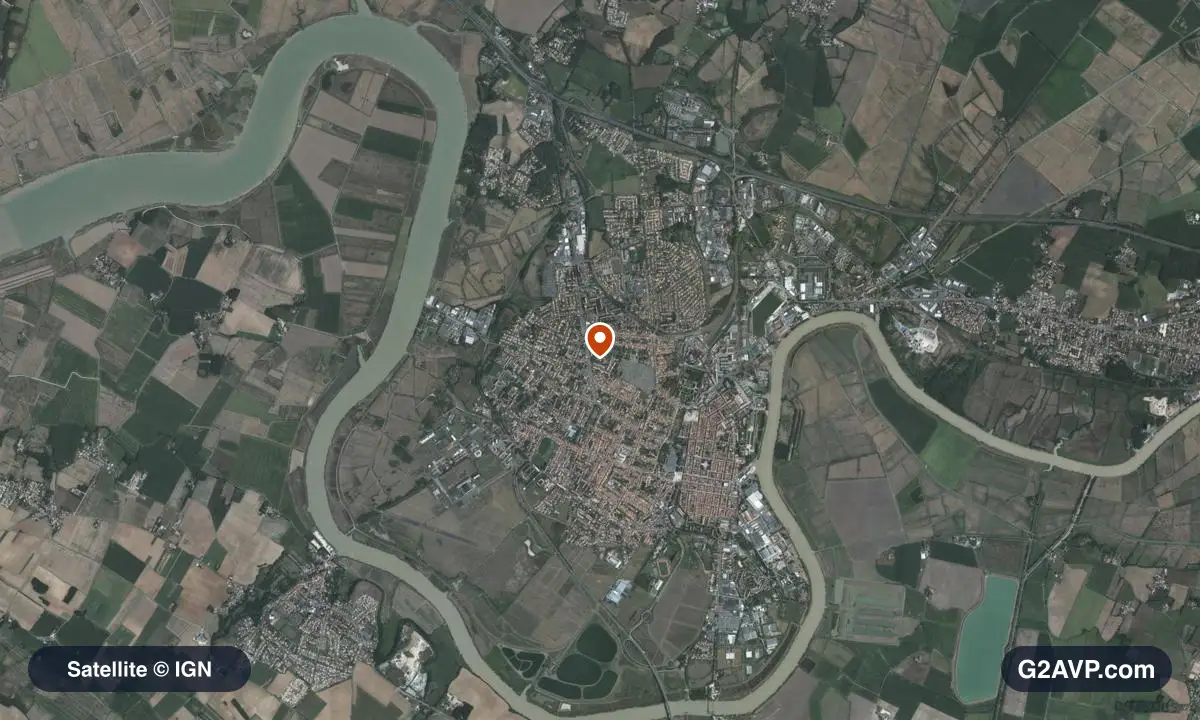 Vue satellite (orthophoto IGN) du secteur de Rochefort, même emprise que la carte géologique