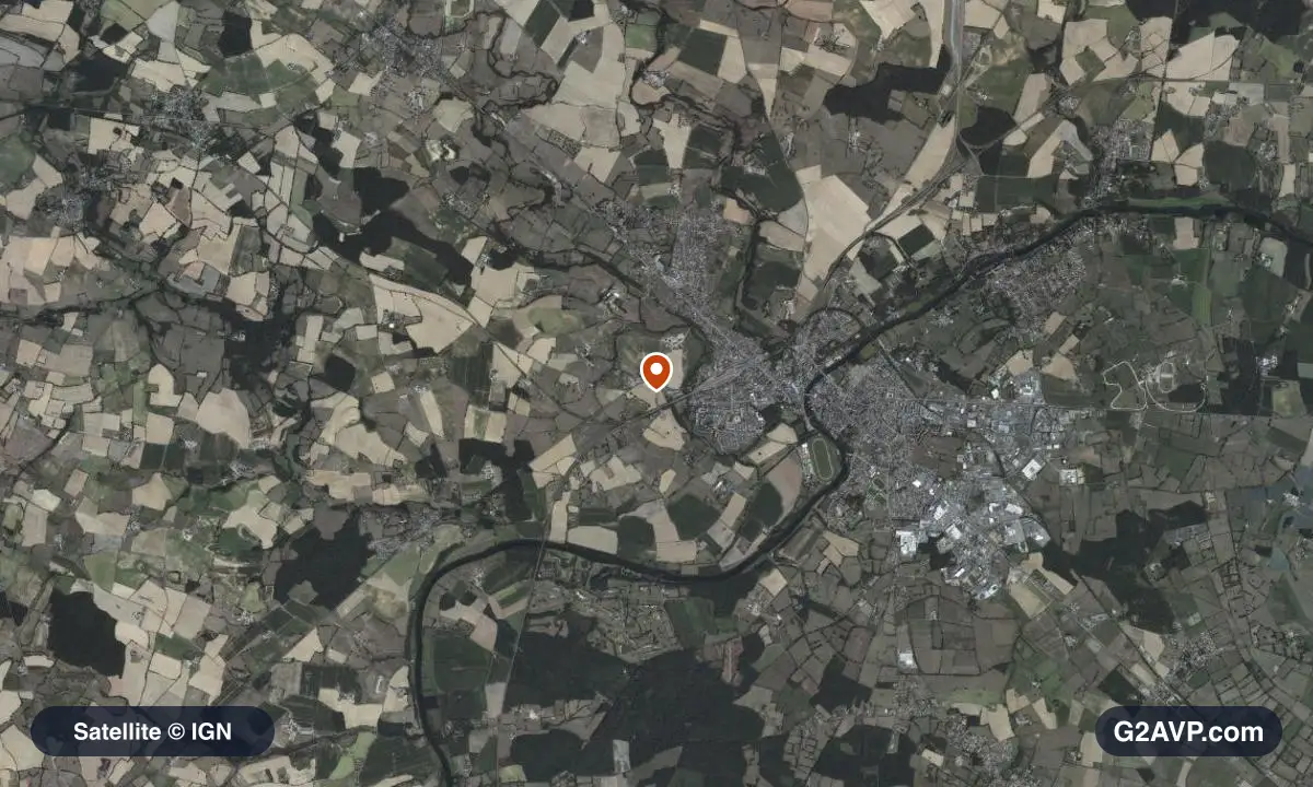 Vue satellite (orthophoto IGN) du secteur de Sablé-sur-Sarthe, même emprise que la carte géologique