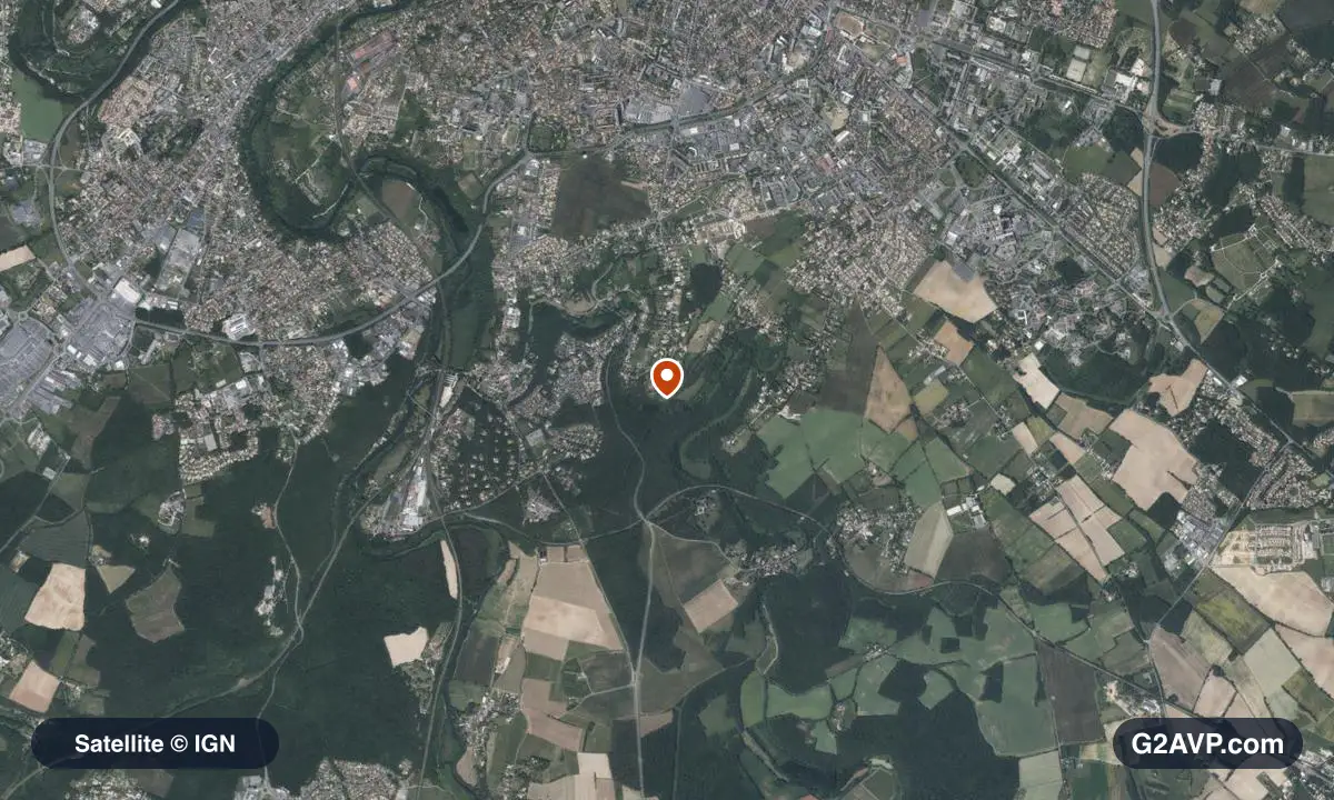 Vue satellite (orthophoto IGN) du secteur de Saint-Benoît, même emprise que la carte géologique
