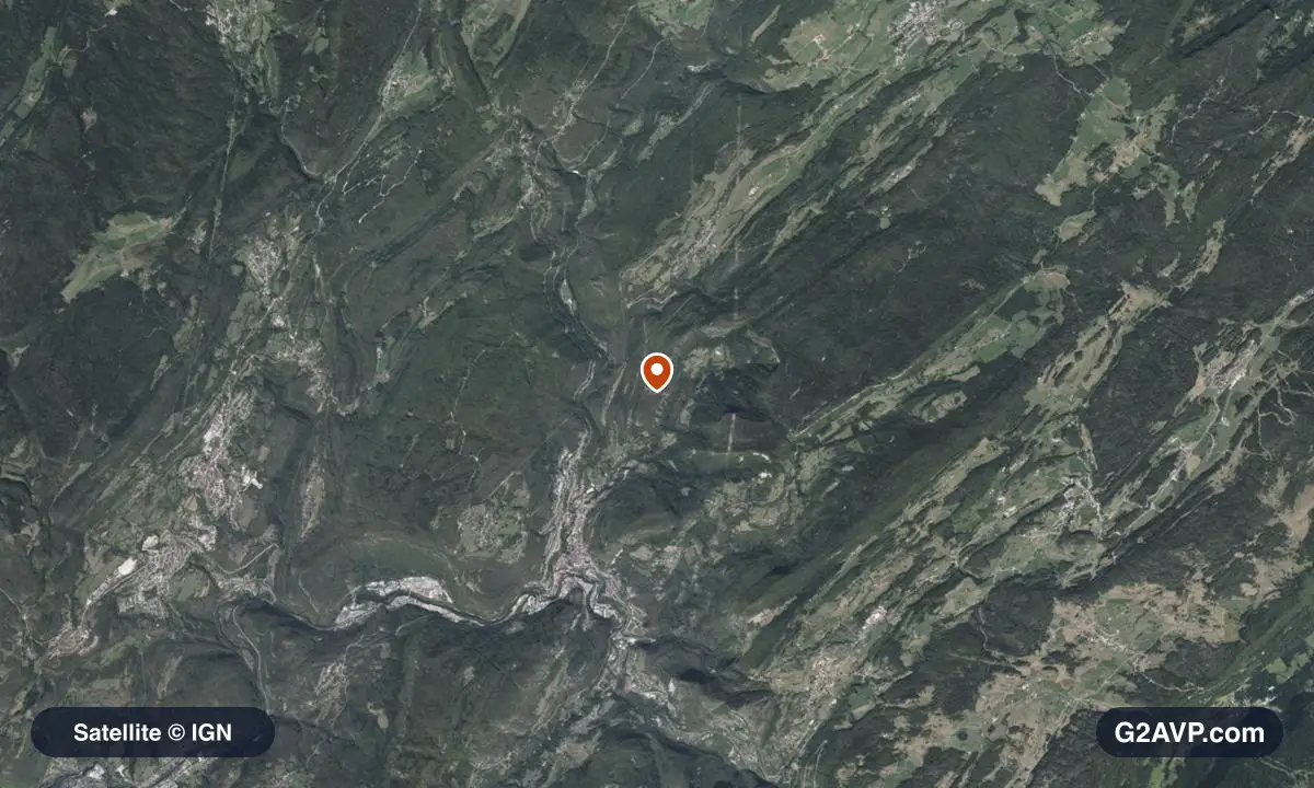 Vue satellite (orthophoto IGN) du secteur de Saint-Claude, même emprise que la carte géologique