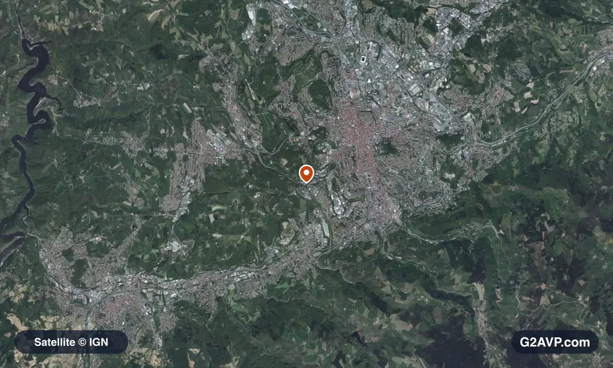 Vue satellite (orthophoto IGN) du secteur de Saint-Étienne, même emprise que la carte géologique