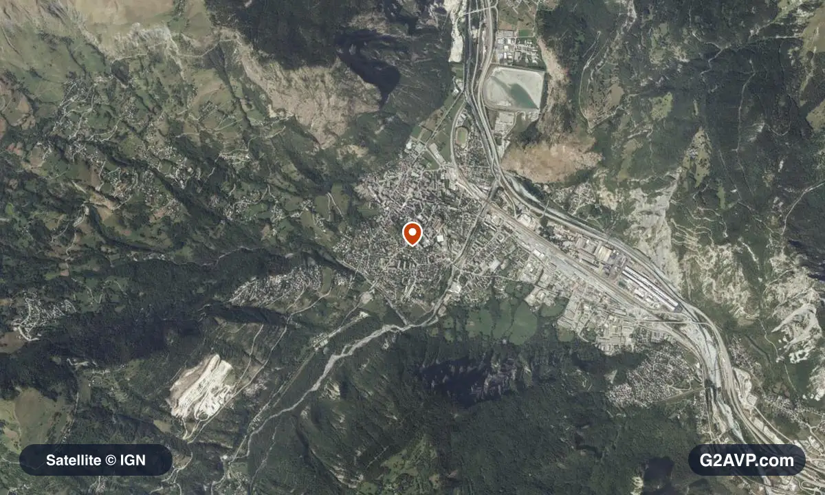 Vue satellite (orthophoto IGN) du secteur de Saint-Jean-de-Maurienne, même emprise que la carte géologique