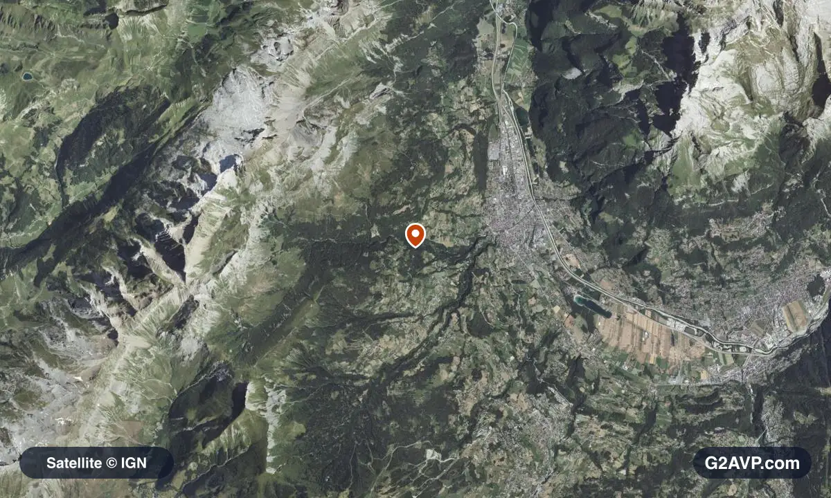 Vue satellite (orthophoto IGN) du secteur de Sallanches, même emprise que la carte géologique