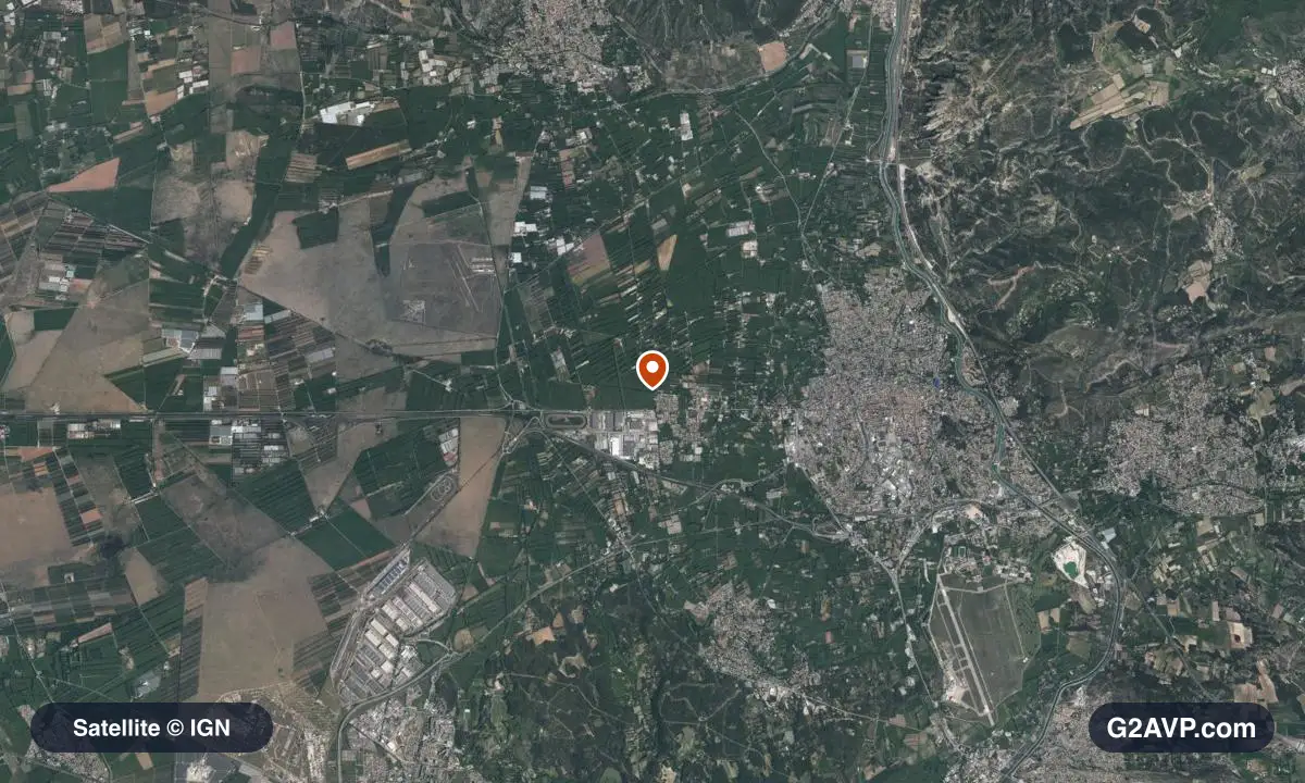 Vue satellite (orthophoto IGN) du secteur de Salon-de-Provence, même emprise que la carte géologique