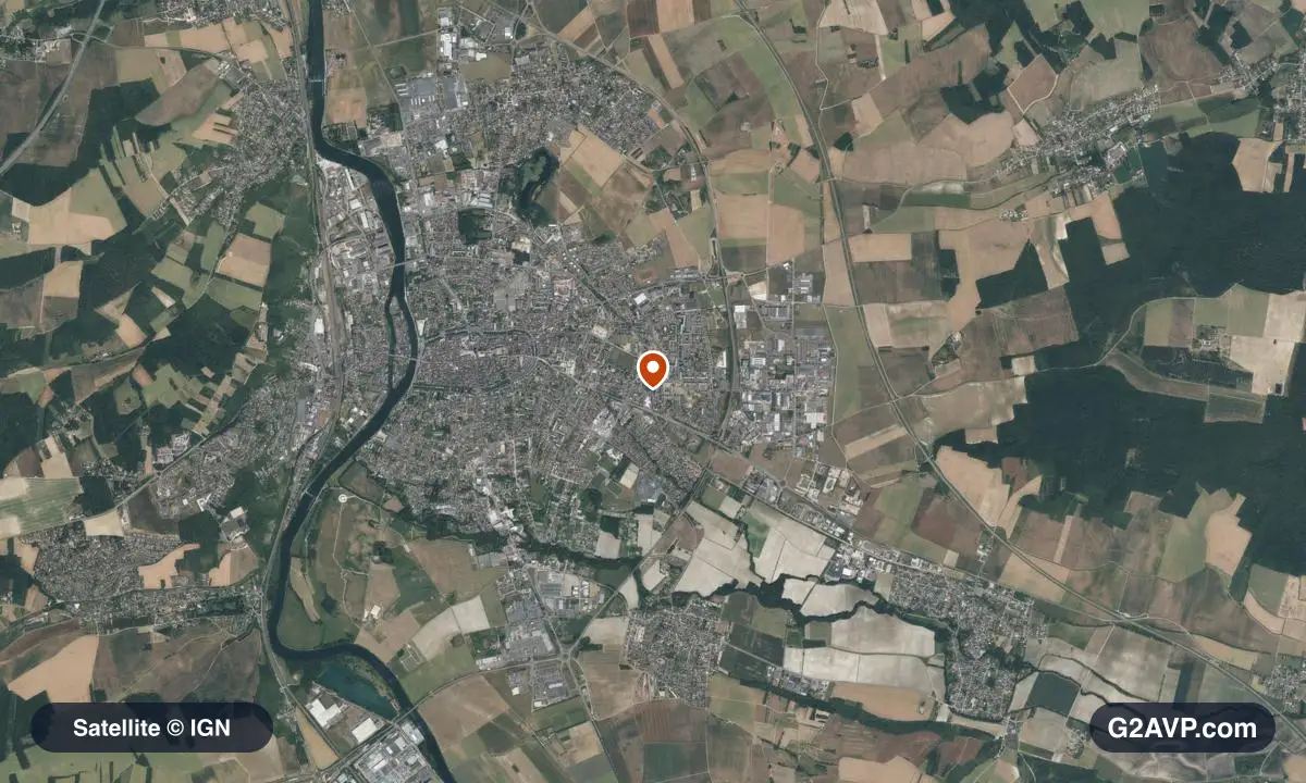 Vue satellite (orthophoto IGN) du secteur de Sens, même emprise que la carte géologique