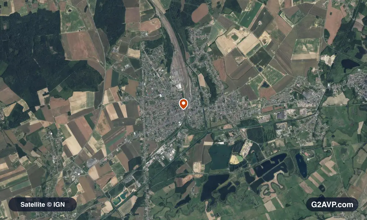 Vue satellite (orthophoto IGN) du secteur de Tergnier, même emprise que la carte géologique