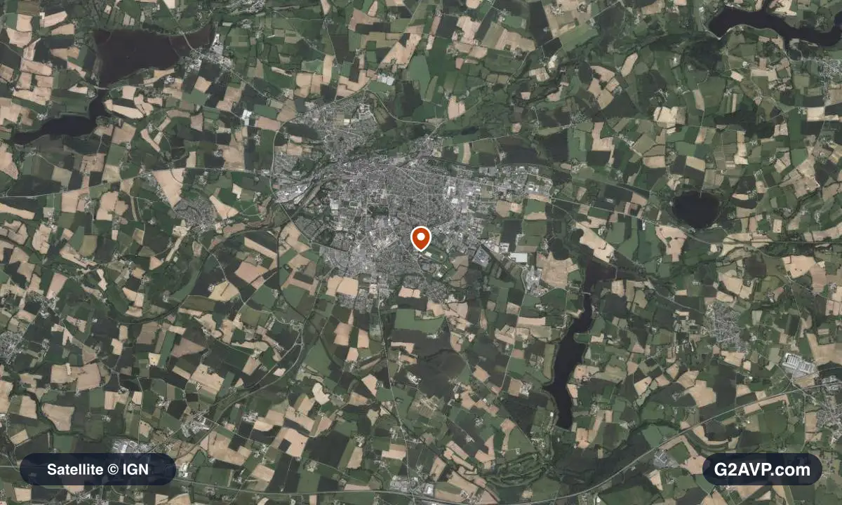 Vue satellite (orthophoto IGN) du secteur de Vitré, même emprise que la carte géologique
